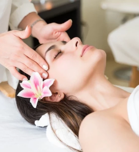 صورة مساج رأس استرخائي – 45 دقيقة